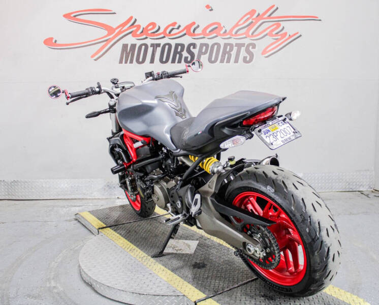 2017 Ducati Monster 821 Stripe