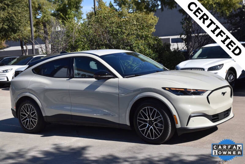 2025 Ford Mustang Mach-E Premium