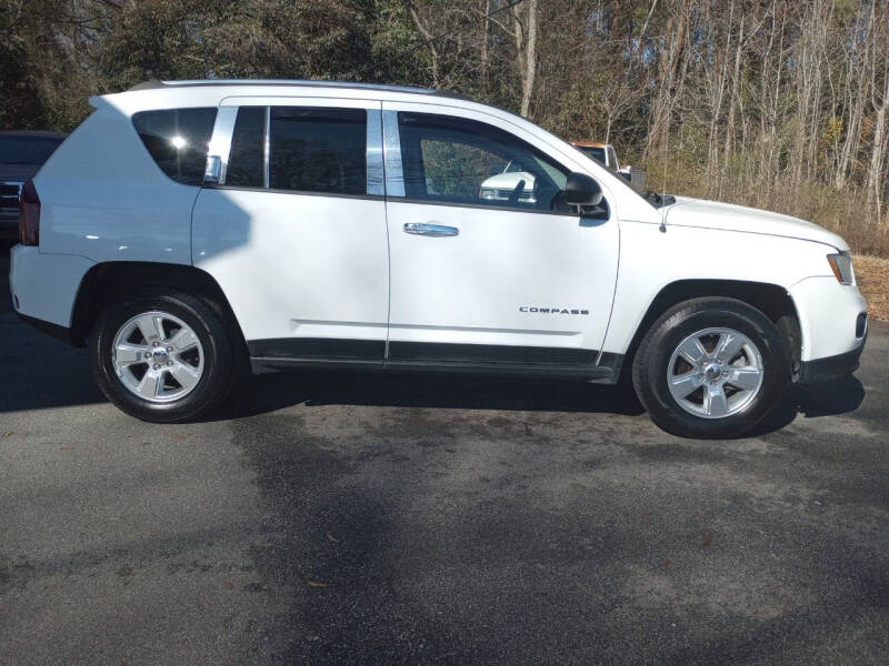 2014 Jeep Compass Sport photo 3