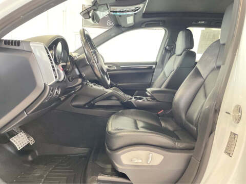 2014 Porsche Cayenne Platinum