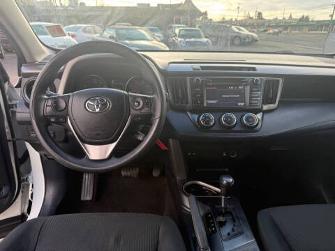 2017 Toyota RAV4 LE