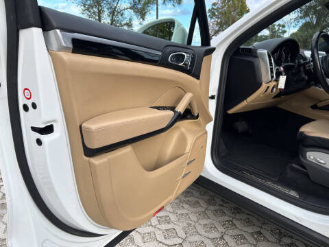 2017 Porsche Cayenne Platinum Edition