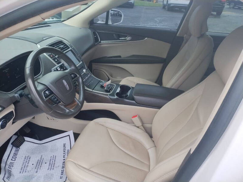 2019 Lincoln Nautilus Select