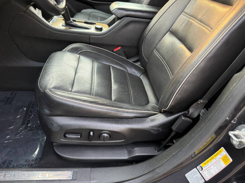2017 GMC Acadia Denali