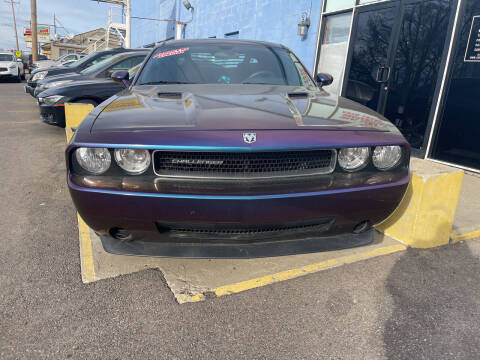 2010 Dodge Challenger for sale at Ideal Cars in Hamilton OH