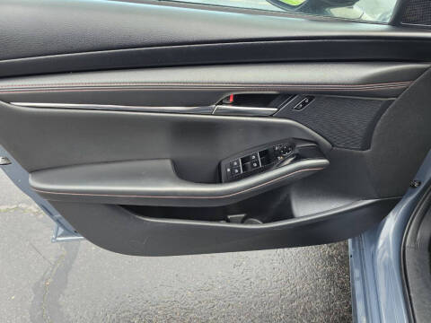 2024 Mazda Mazda3 Sedan 2.5 S Carbon Edition