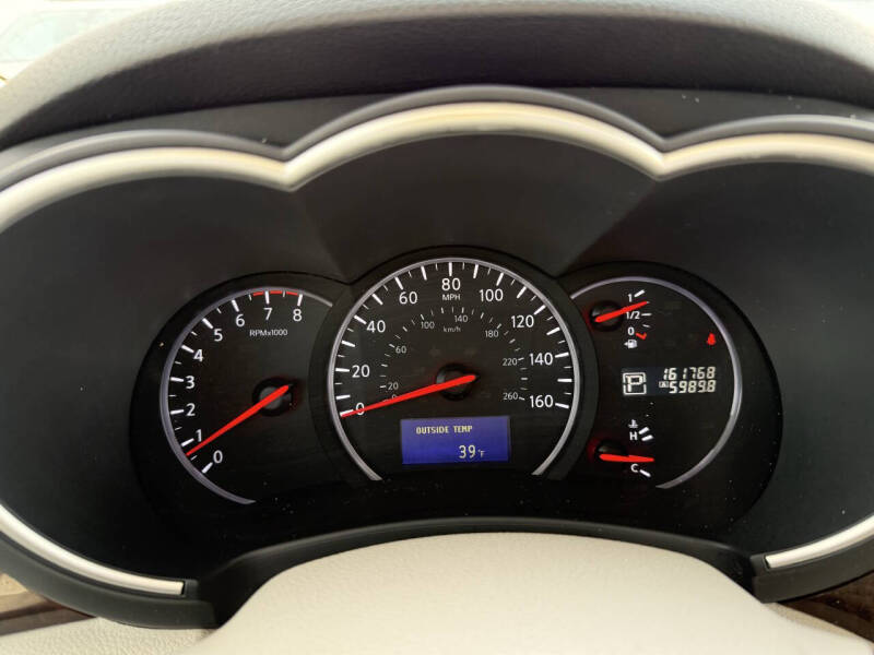 2017 Nissan Quest SV