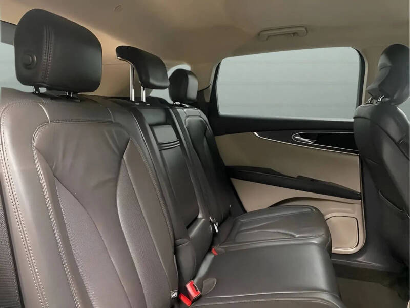 2019 Lincoln Nautilus Select