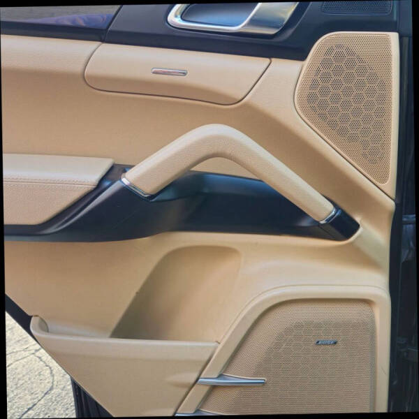 2018 Porsche Cayenne Platinum Edition