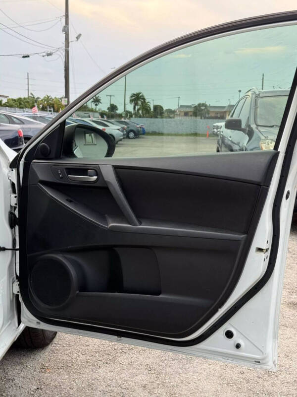 2013 Mazda MAZDA3 i Touring