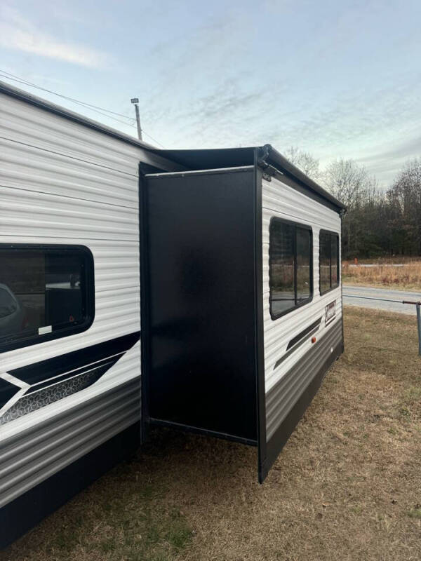 2022 Coleman LANTERN 263BH