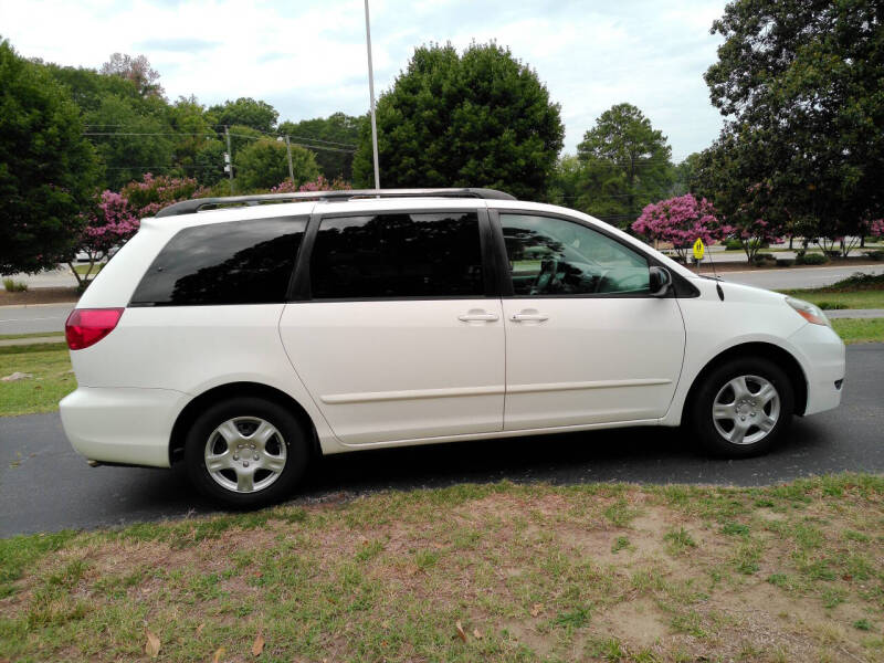 2008 Toyota Sienna LE 8-Passenger