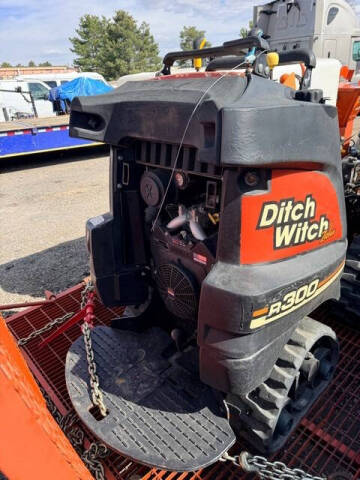 2016 Ditch Witch R300