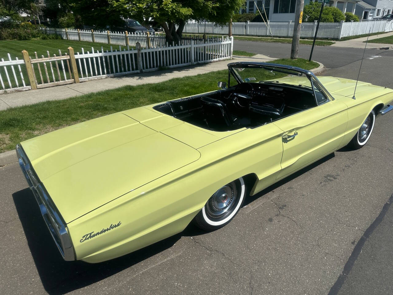 1966 Ford Thunderbird 10
