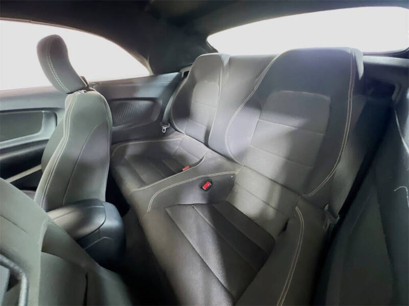 2016 Ford Mustang V6