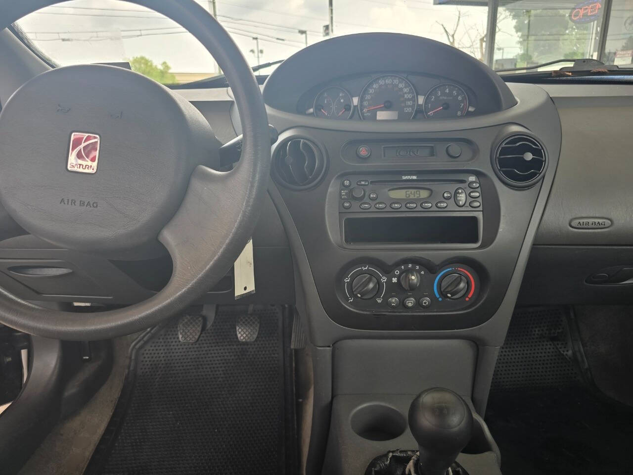 2004 Saturn Ion for sale at QUEENSGATE AUTO SALES in York, PA