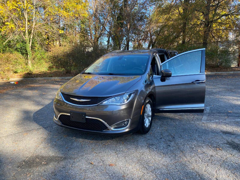 2017 Chrysler Pacifica Touring-L