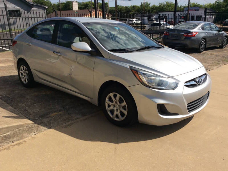 2012 Hyundai Accent GLS