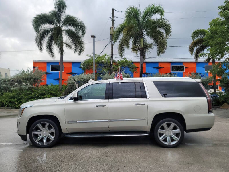 2016 Cadillac Escalade ESV Luxury Collection