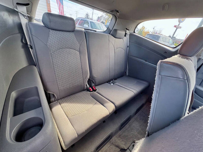 2011 Chevrolet Traverse LS