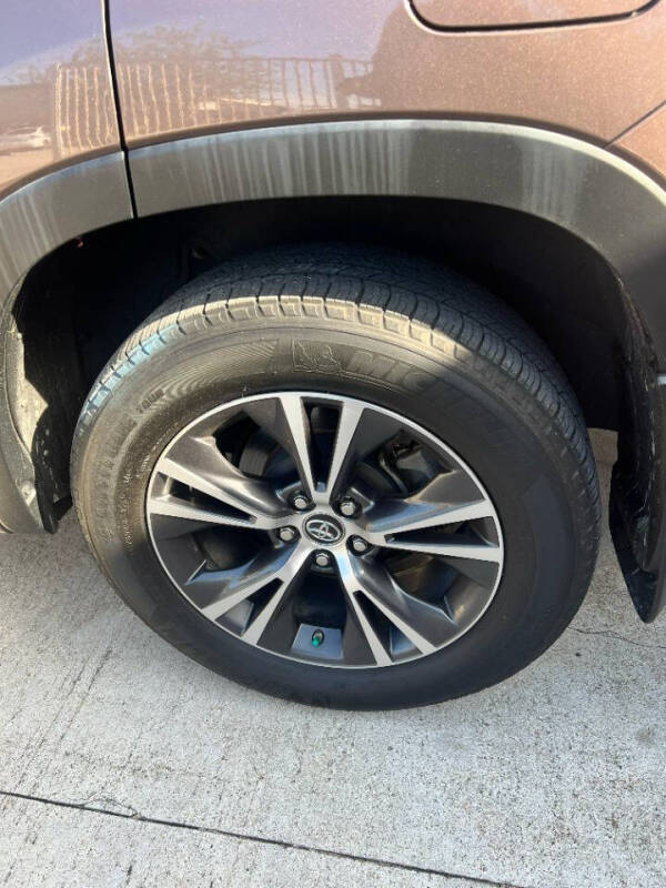 2018 Toyota Highlander LE