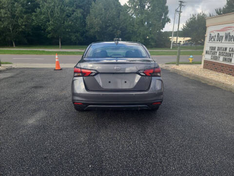 2024 Nissan Versa SV