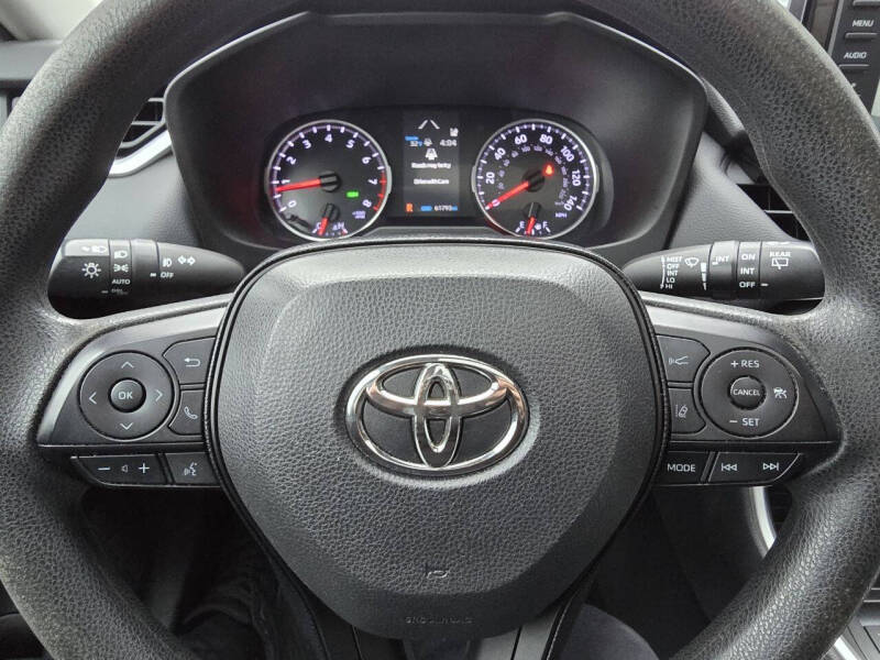 2019 Toyota RAV4 XLE photo 20