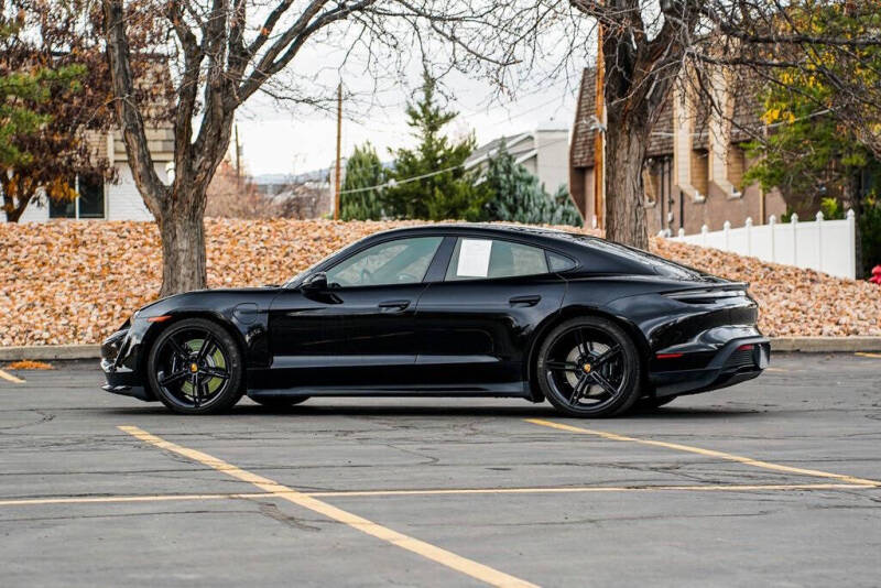 2023 Porsche Taycan Turbo