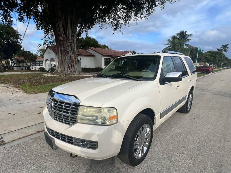 2008 Lincoln Navigator for sale at L G AUTO SALES in Boynton Beach FL