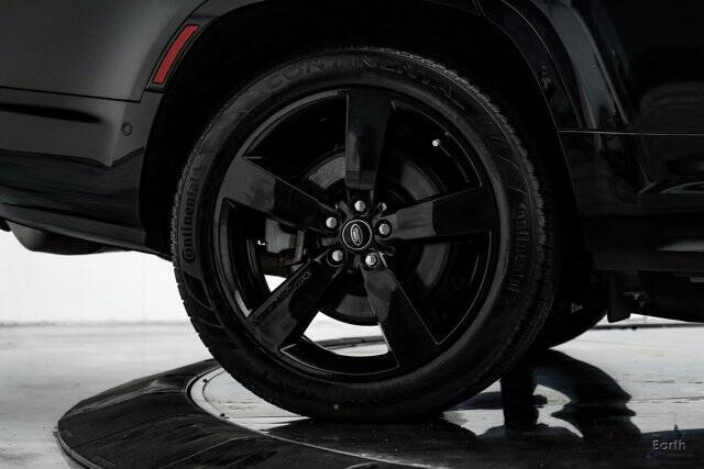 2024 Land Rover Defender 130 P400 X-Dynamic SE