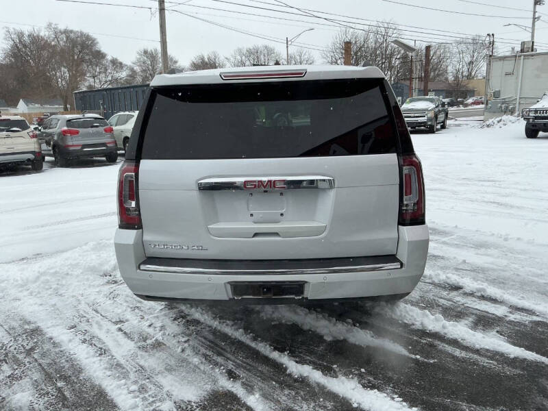 2017 GMC Yukon XL Denali