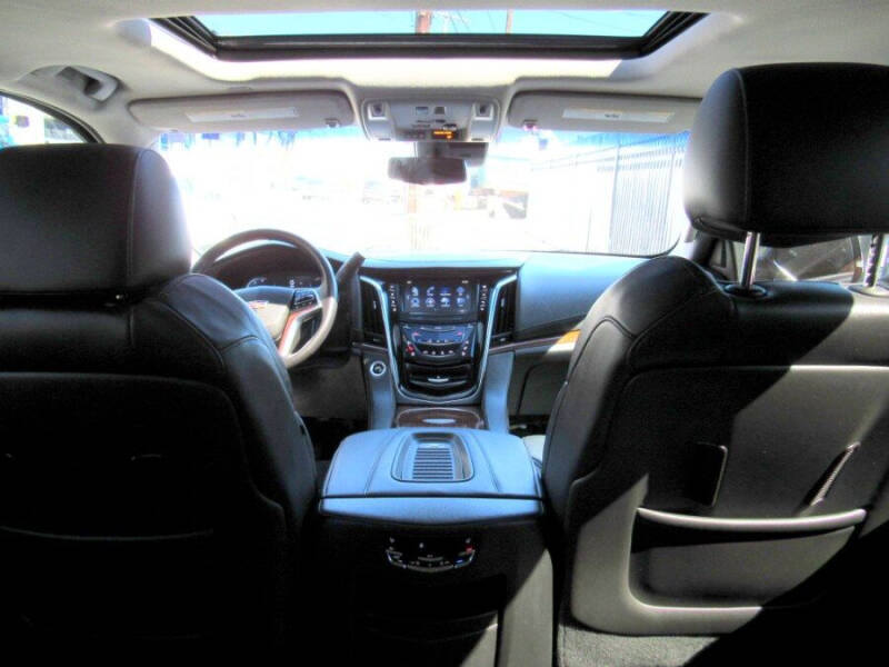 2018 Cadillac Escalade ESV Luxury