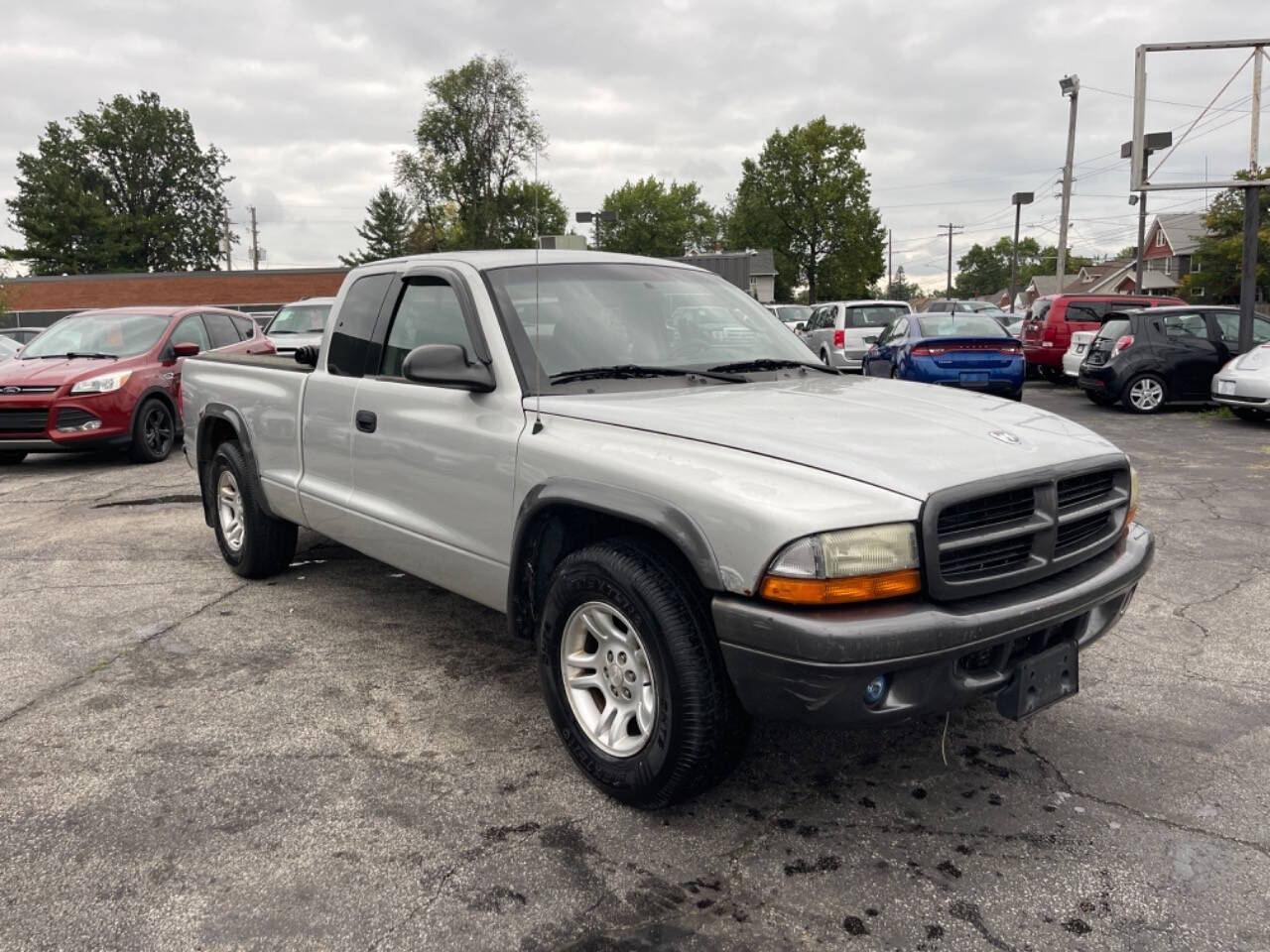 2002 Dodge Dakota for sale at AVS AUTO GROUP LLC in CLEVELAND, OH