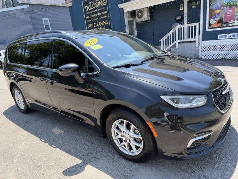 2022 Chrysler Pacifica Touring L