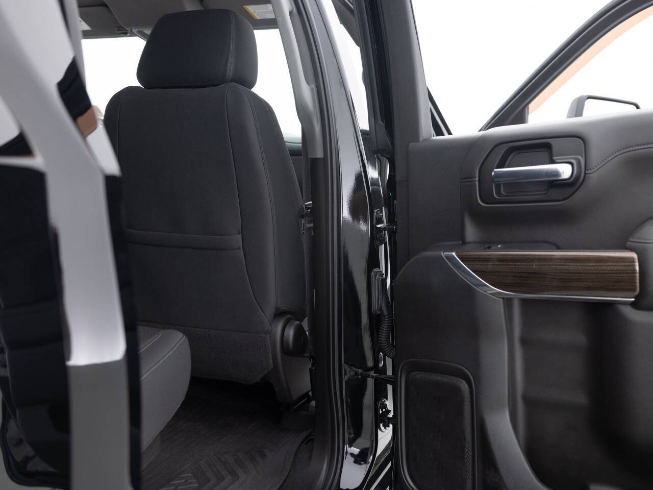 Used Car 2020 Chevrolet Silverado 1500  Lt Trail Boss 4x4 4dr Crew Cab 5.8 Ft. Sb For Sale Under $40,000 In Coal City, Illinois