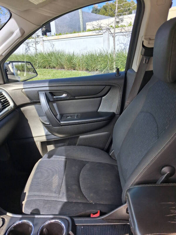 2013 GMC Acadia SLE-2