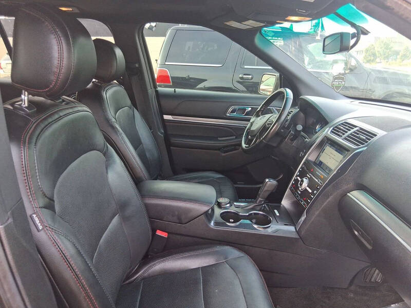 2017 Ford Explorer Sport