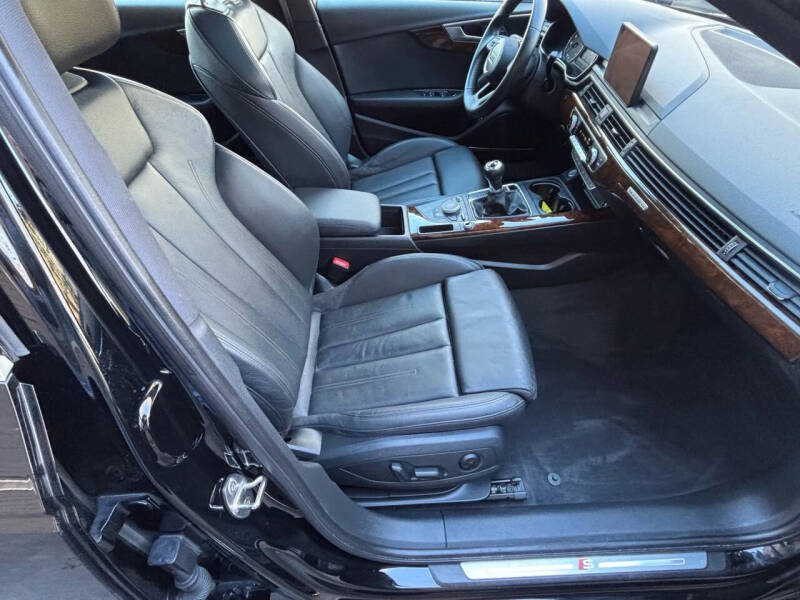 2017 Audi A4 2.0T quattro Premium Plus