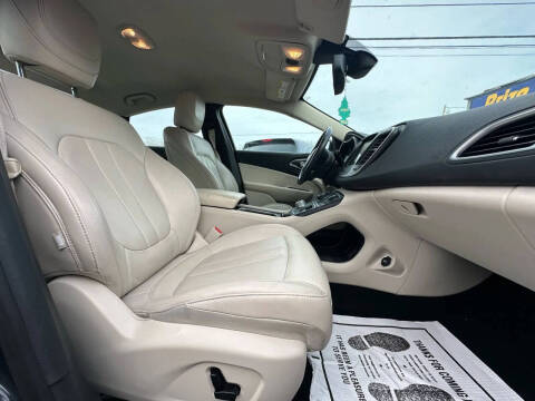 2016 Chrysler 200 Limited Platinum