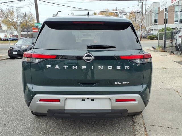 2023 Nissan Pathfinder SL