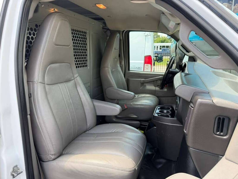 2023 Chevrolet Express 2500