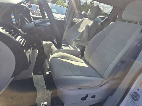 2011 Dodge Grand Caravan Crew