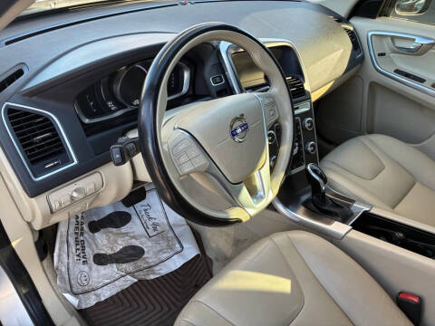 2016 Volvo XC60 T5 Drive-E Premier