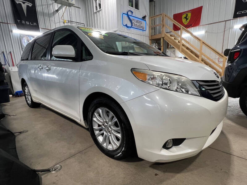 2015 Toyota Sienna XLE Premium 8-Passenger