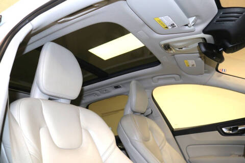 2019 Volvo XC60 T5 Momentum