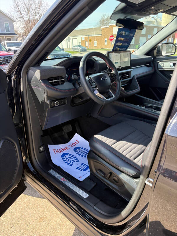 2025 Ford Explorer ST-Line