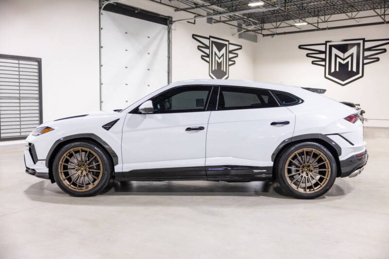 2023 Lamborghini Urus Performante