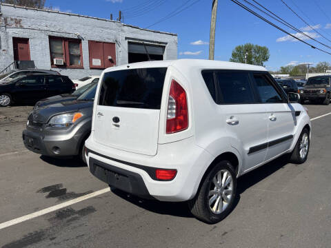 2012 Kia Soul +
