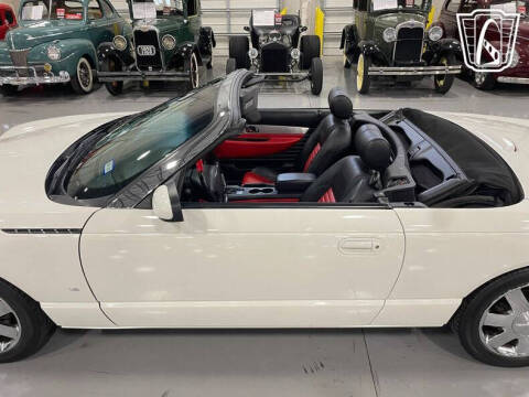 2003 Ford Thunderbird