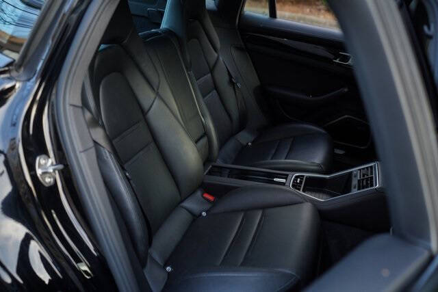 2018 Porsche Panamera 4
